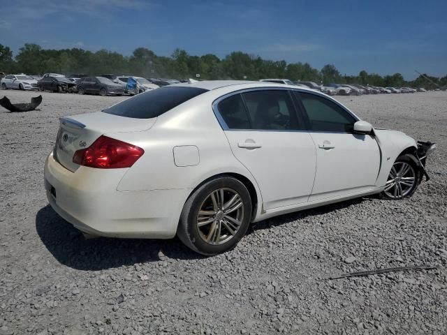 2015 Infiniti Q40