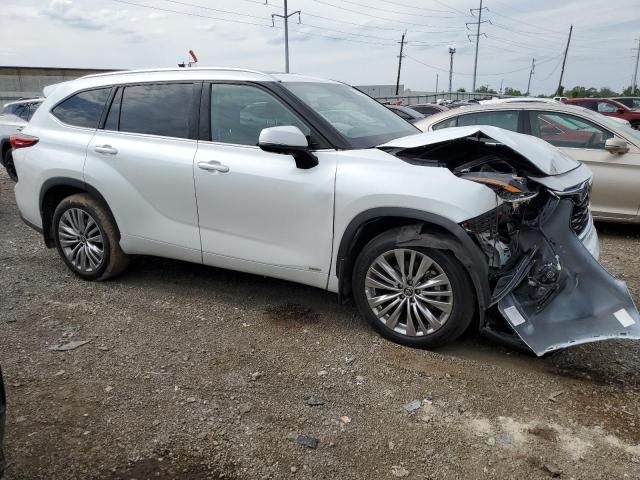 2022 Toyota Highlander Hybrid Platinum