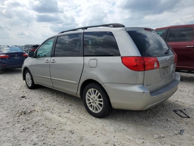 2007 Toyota Sienna XLE