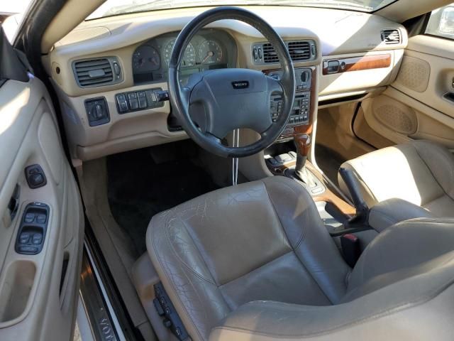 2004 Volvo C70 LPT