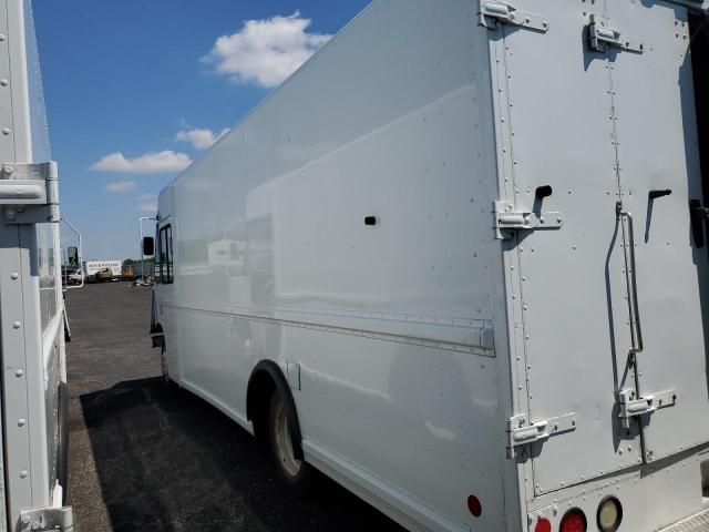 2000 Freightliner Chassis M Line WALK-IN Van