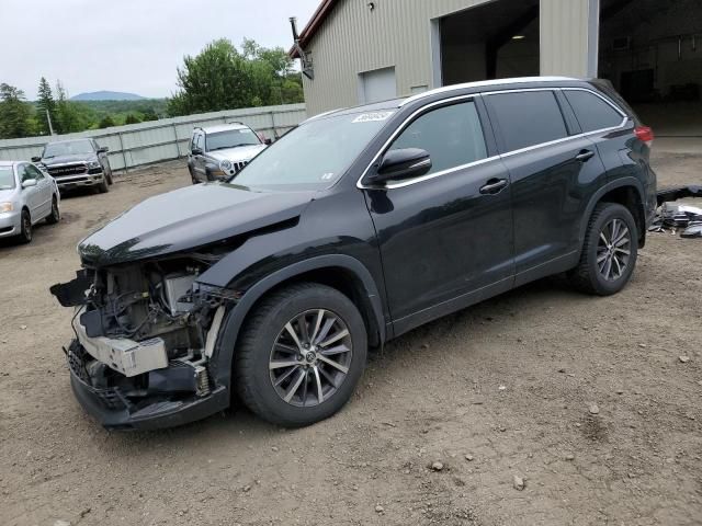 2019 Toyota Highlander SE