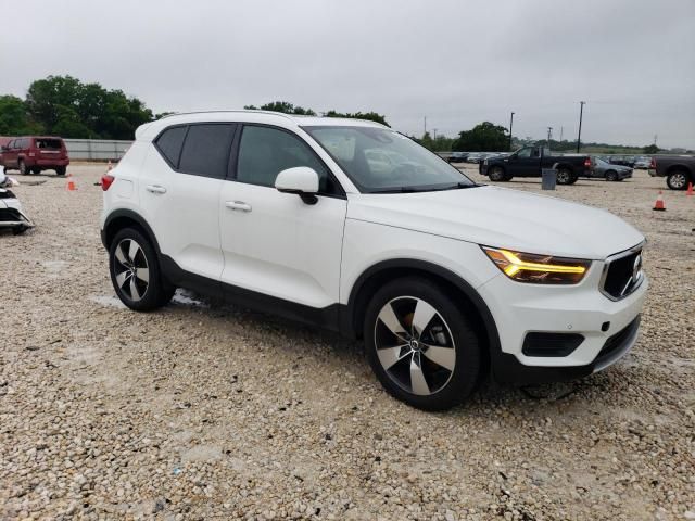 2020 Volvo XC40 T5 Momentum