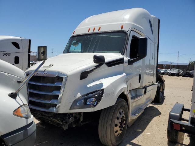 2020 Freightliner Cascadia 126