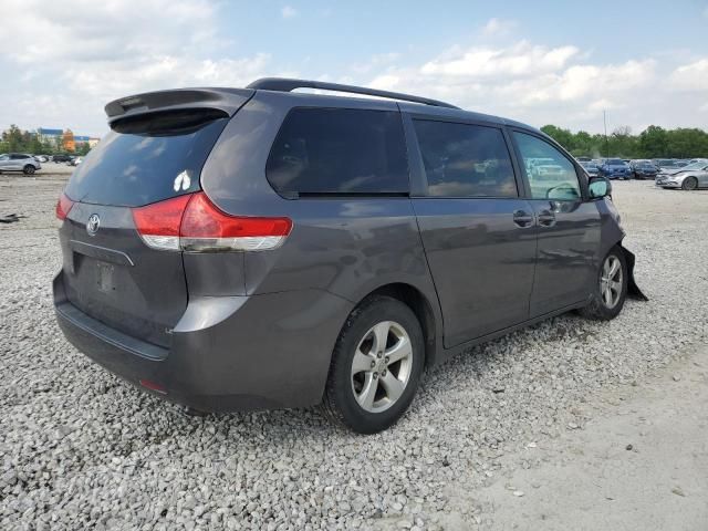 2013 Toyota Sienna LE