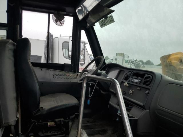 2008 Freightliner Chassis B2B