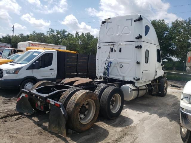 2019 Freightliner Cascadia 126