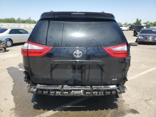 2017 Toyota Sienna XLE