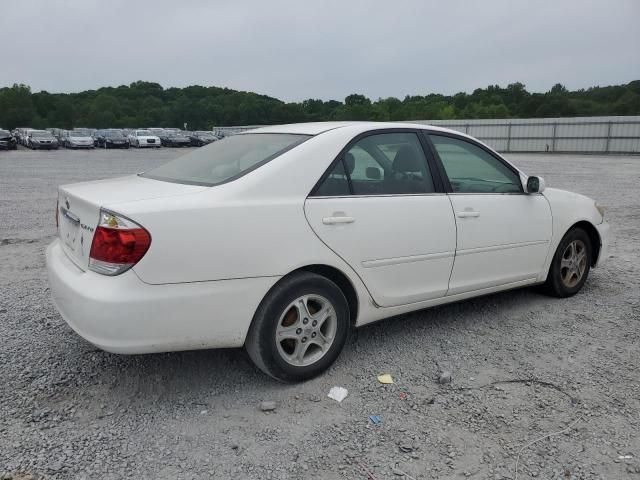 2005 Toyota Camry LE