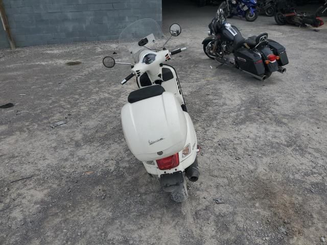 2019 Vespa GTS 300