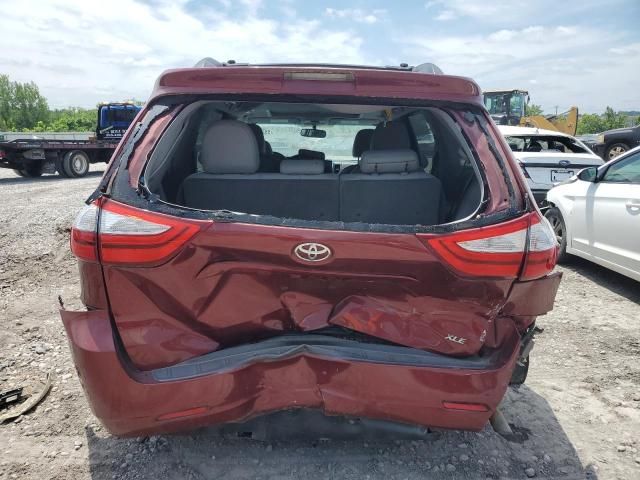 2016 Toyota Sienna XLE