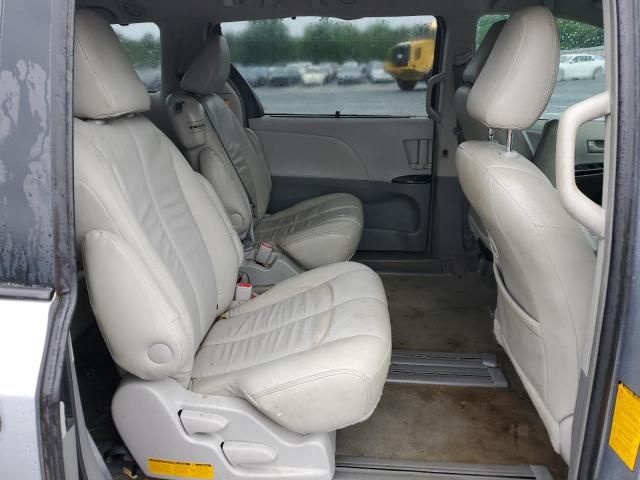 2013 Toyota Sienna LE