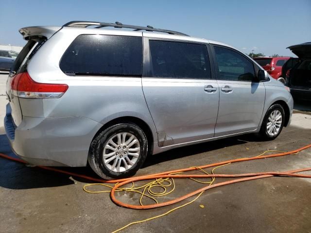 2013 Toyota Sienna XLE