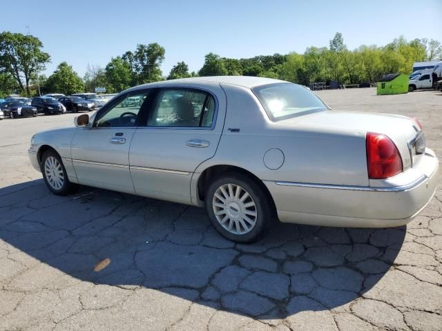 2005 Lincoln Town Car Signature Limited