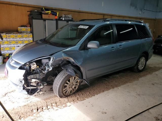 2010 Toyota Sienna XLE