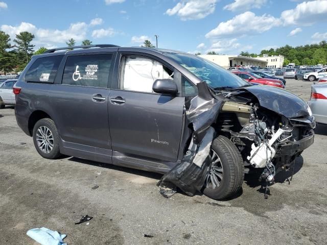 2019 Toyota Sienna XLE