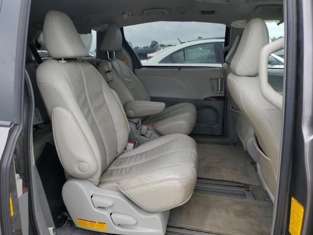 2013 Toyota Sienna XLE