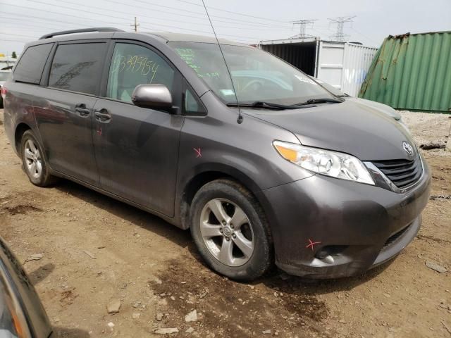 2013 Toyota Sienna LE