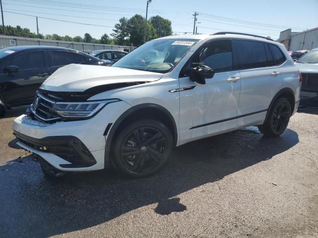 2023 Volkswagen Tiguan SE R-LINE Black