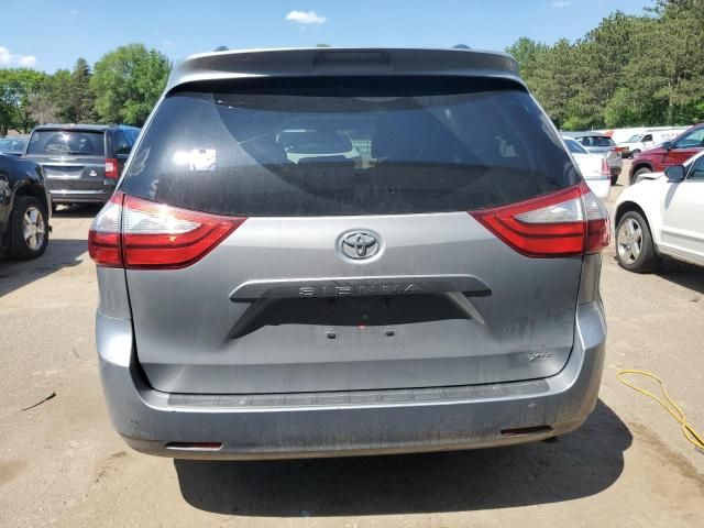 2016 Toyota Sienna XLE