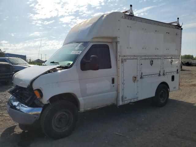 2005 Ford Econoline E350 Super Duty Cutaway Van