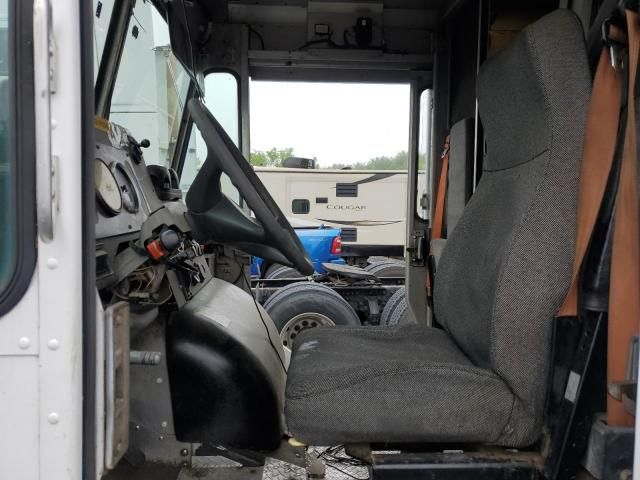 2004 Freightliner Chassis M Line WALK-IN Van