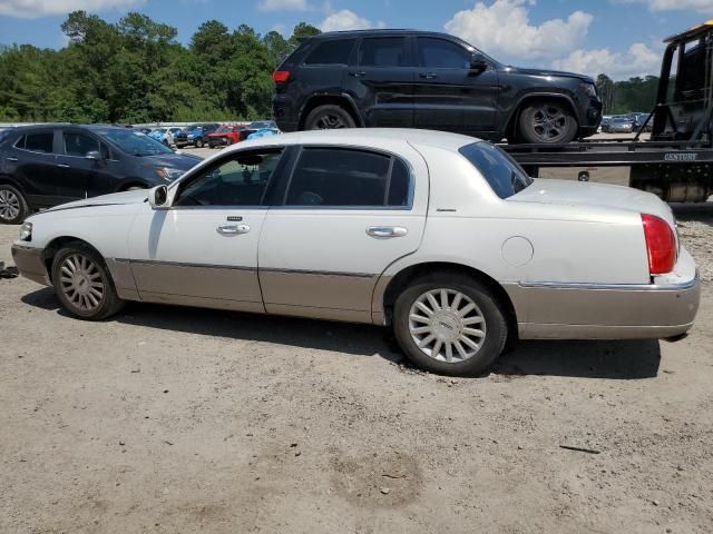 2003 Lincoln Town Car Signature