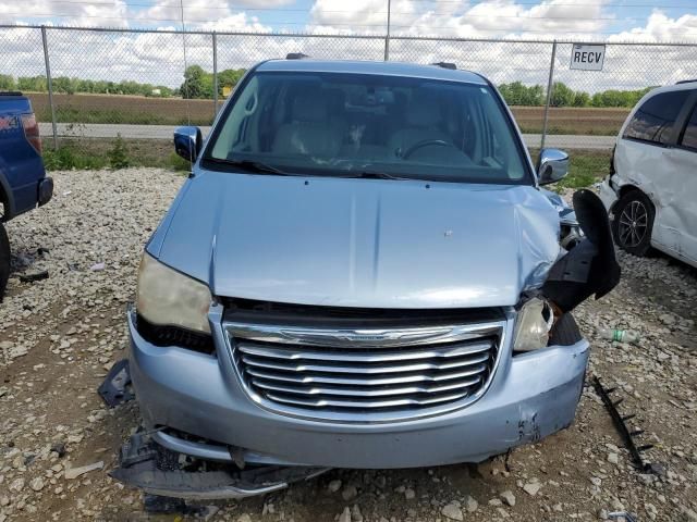 2013 Chrysler Town & Country Touring L