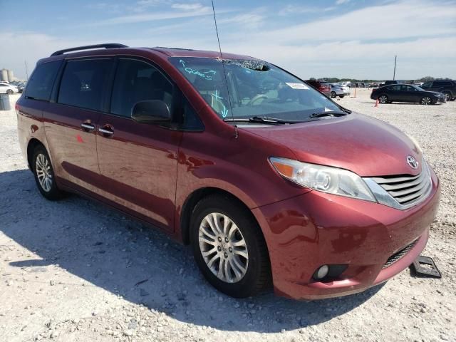 2013 Toyota Sienna XLE