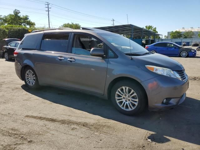 2014 Toyota Sienna XLE