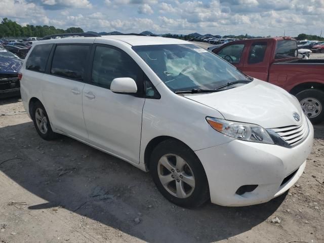 2016 Toyota Sienna LE