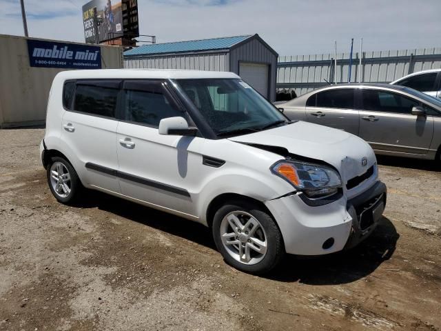 2011 KIA Soul +