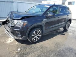 Vehiculos salvage en venta de Copart Opa Locka, FL: 2024 Volkswagen Taos SE