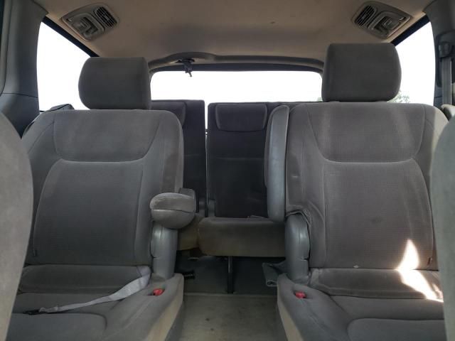 2004 Toyota Sienna CE