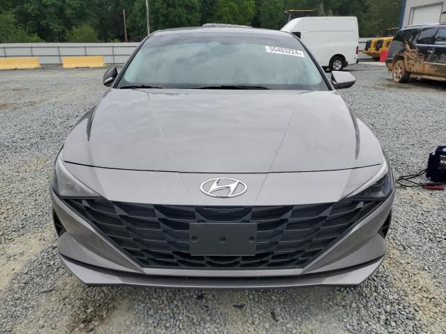 2023 Hyundai Elantra SE