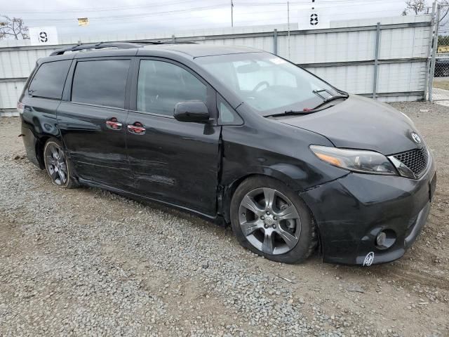 2015 Toyota Sienna Sport