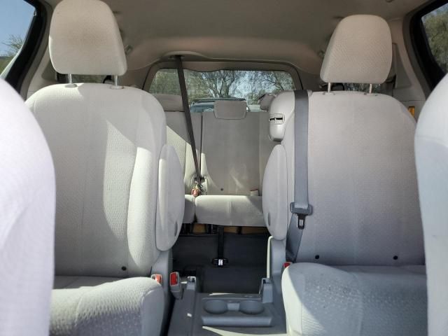 2013 Toyota Sienna LE