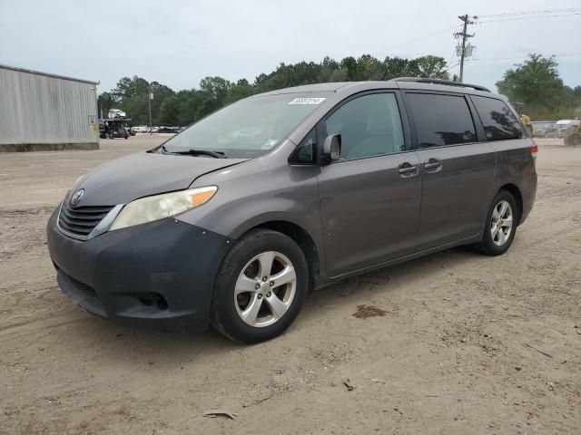 2013 Toyota Sienna LE