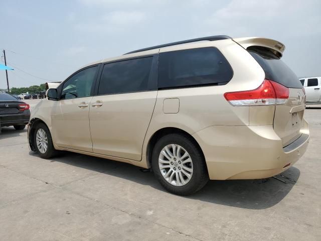 2014 Toyota Sienna XLE