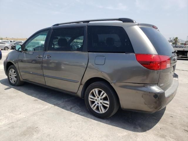 2004 Toyota Sienna CE