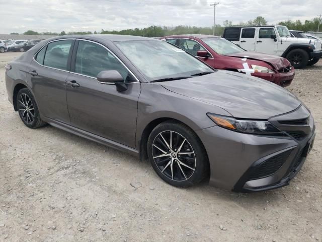 2022 Toyota Camry SE