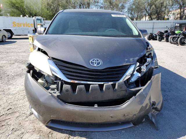 2013 Toyota Sienna LE