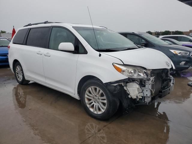 2014 Toyota Sienna XLE