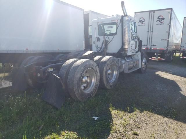 2000 Freightliner Conventional FLD120