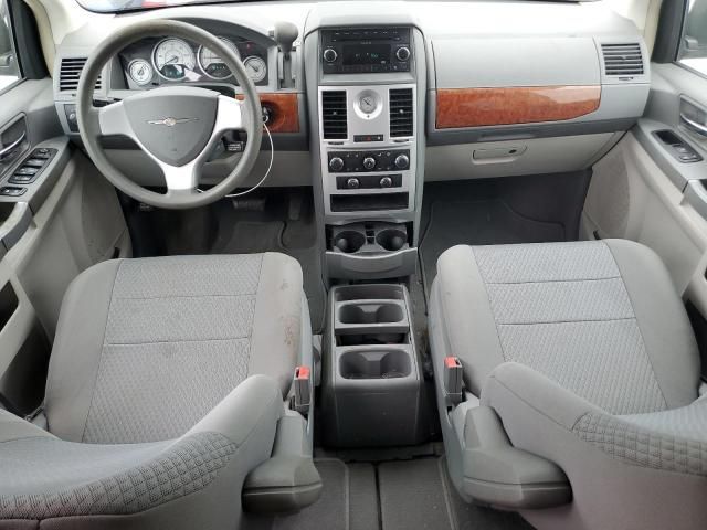 2009 Chrysler Town & Country LX