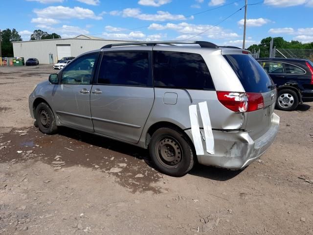 2004 Toyota Sienna CE