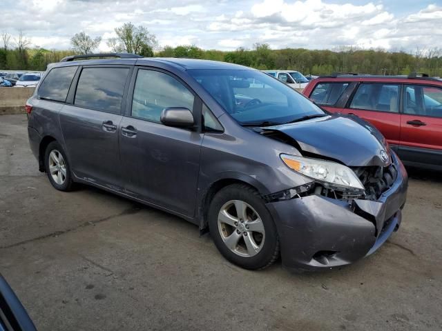 2016 Toyota Sienna LE