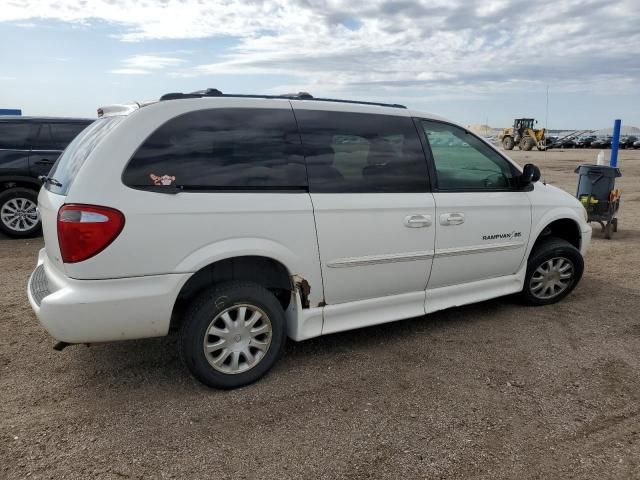 2003 Chrysler Town & Country LX