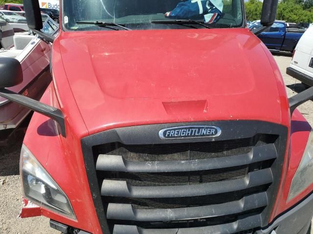 2019 Freightliner Cascadia 126