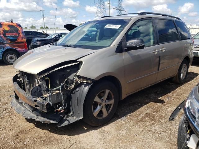 2004 Toyota Sienna CE